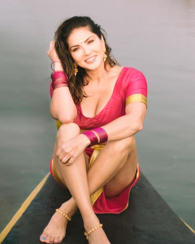 Sunnyleone Latest Instagram Pics